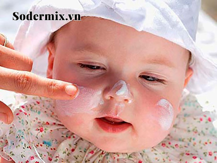 Sử dụng thuốc trị viêm da dị ứng ở trẻ sơ sinh 1